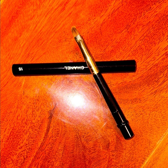 CHANEL #15 Makeup lip Brush - Picture 1 of 3